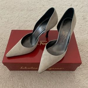 Salvatore Ferragamo Suede pumps